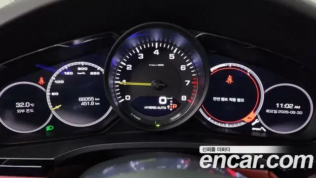 Porsche Cayenne 2020 — ფოტო 14/20