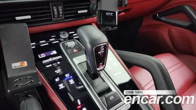 Porsche Cayenne 2020 — ფოტო 12/20