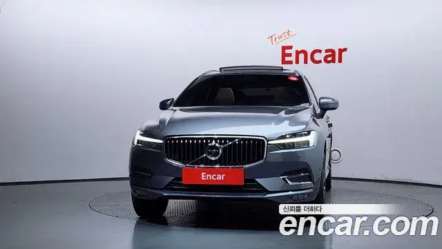 Volvo XC60 2021 — ფოტო 29/35