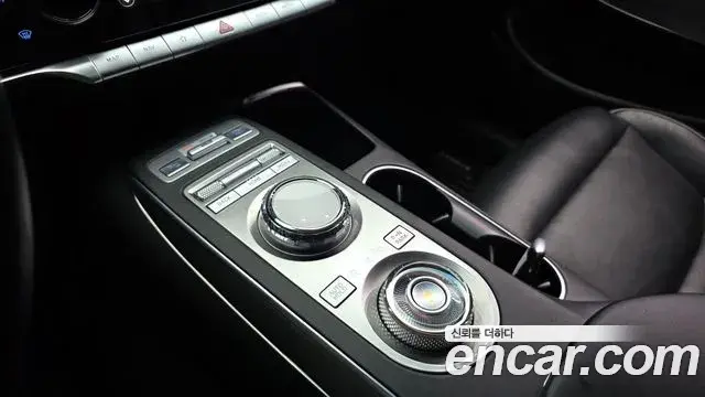 Genesis GV70 2021 — Photo 13/20