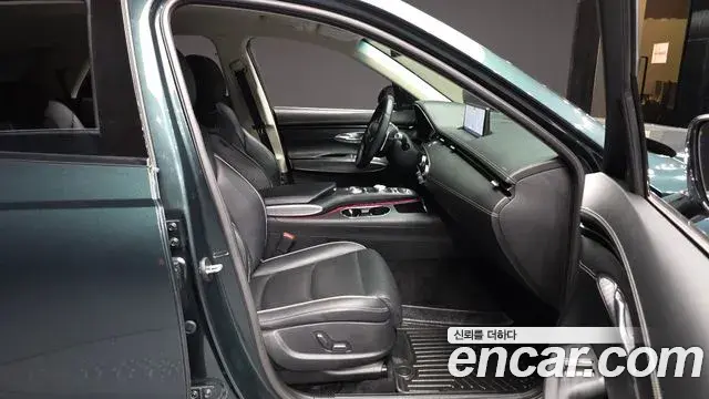 Genesis GV70 2021 — Photo 8/20