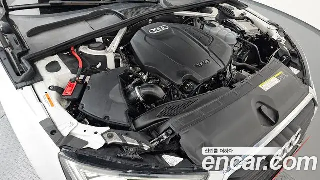 Audi A4 2019 — Photo 25/33