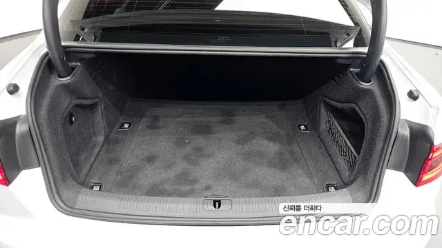 Audi A4 2019 — Photo 6/33
