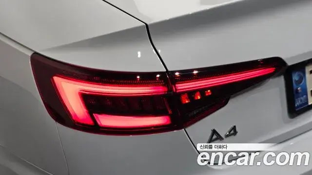 Audi A4 2019 — Photo 16/33