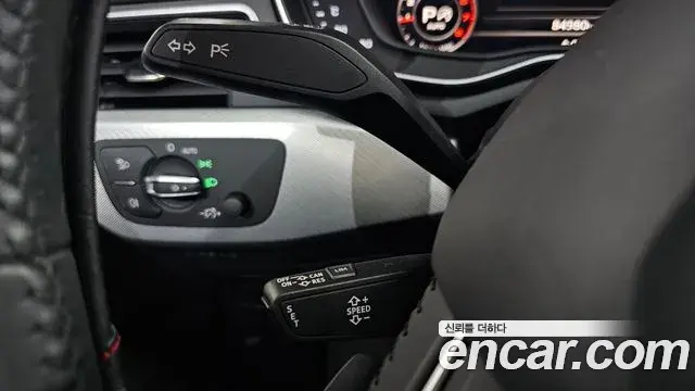 Audi A4 2019 — Photo 11/33