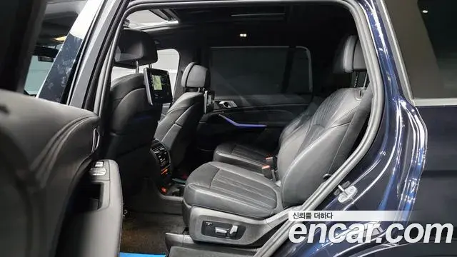BMW X7 2021 — Şəkil 26/33