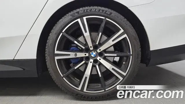 BMW 5 Series 2025 — Photo 3/23