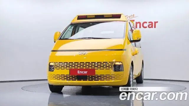 Hyundai Staria 2023 — Photo 24/30