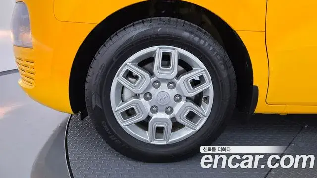Hyundai Staria 2023 — Photo 19/30
