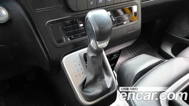 Hyundai Staria 2023 — Photo 10/30
