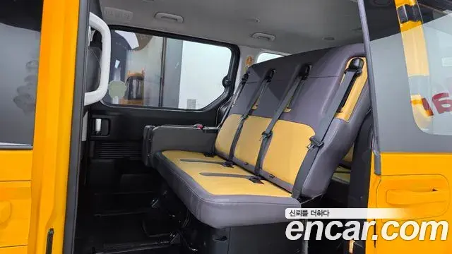 Hyundai Staria 2023 — Photo 28/30
