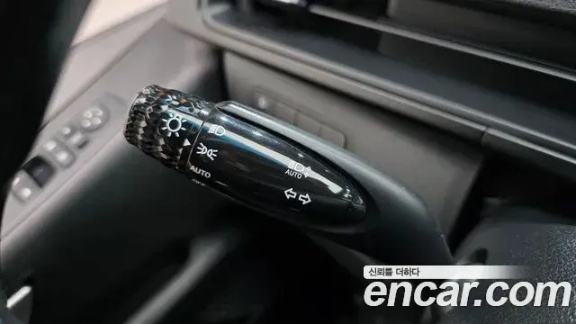Hyundai Staria 2023 — Photo 1/30