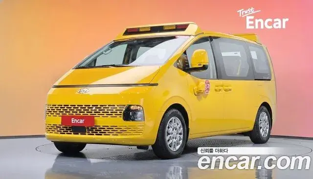 Hyundai Staria 2023 — Photo 14/30