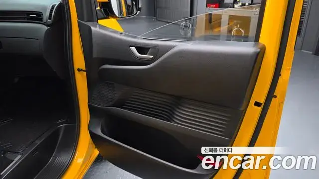 Hyundai Staria 2023 — Photo 30/30