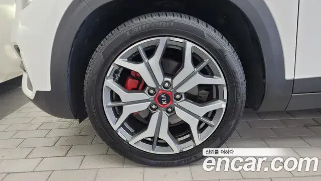 Kia Seltos 2020 — Şəkil 19/20