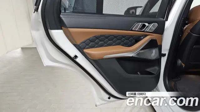 BMW X5M 2025 — ფოტო 12/32