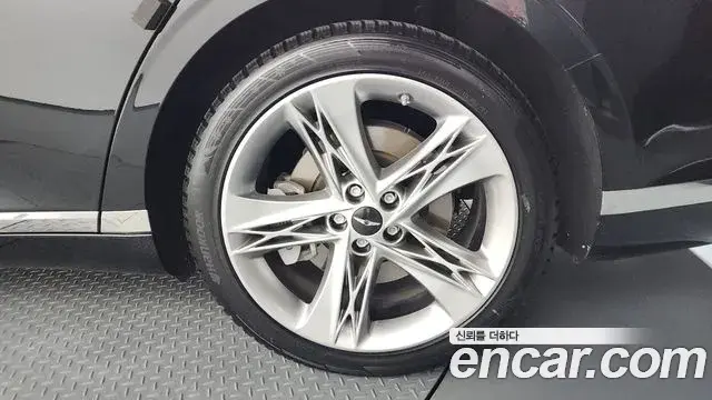 Genesis G90 2023 — Photo 3/37