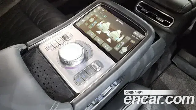 Genesis G90 2023 — Photo 19/37