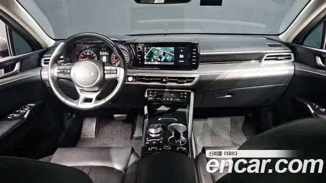 Kia K5 2022 — Şəkil 23/32