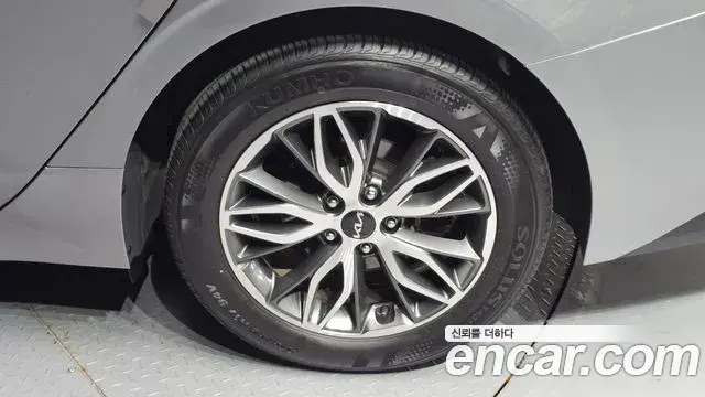 Kia K5 2022 — Şəkil 9/32