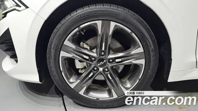 Kia K5 2023 — Photo 5/20