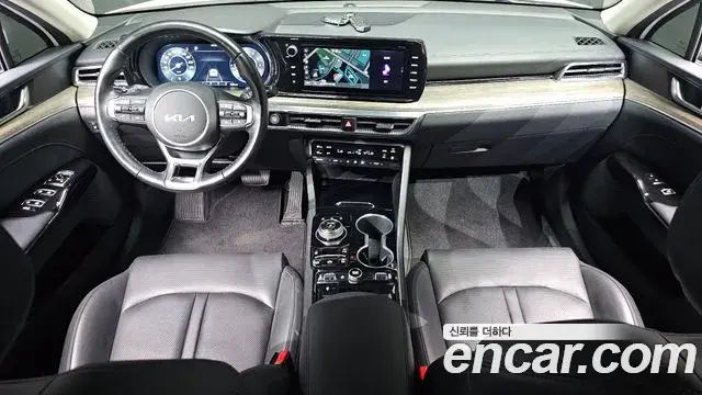 Kia K5 2023 — Photo 10/20