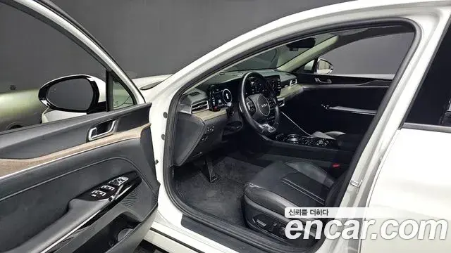 Kia K5 2023 — Photo 9/20