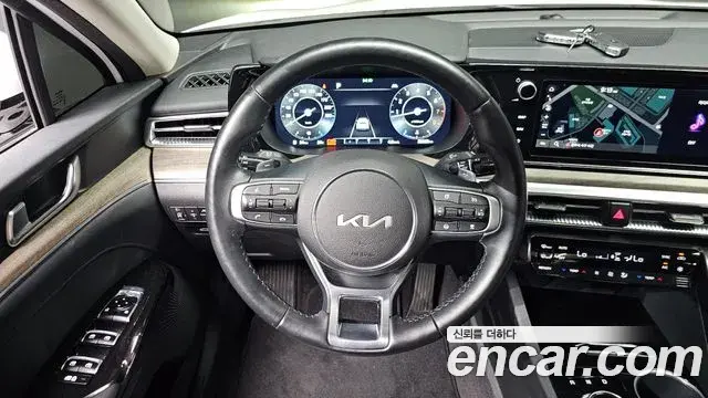 Kia K5 2023 — Photo 13/20