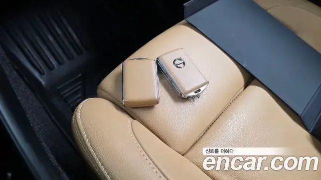 Volvo XC40 2020 — Şəkil 10/33