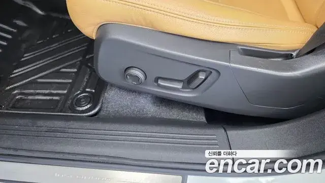 Volvo XC40 2020 — Şəkil 20/33