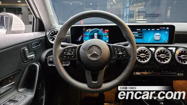Mercedes-Benz A-Class 2020 — Фото 14/20