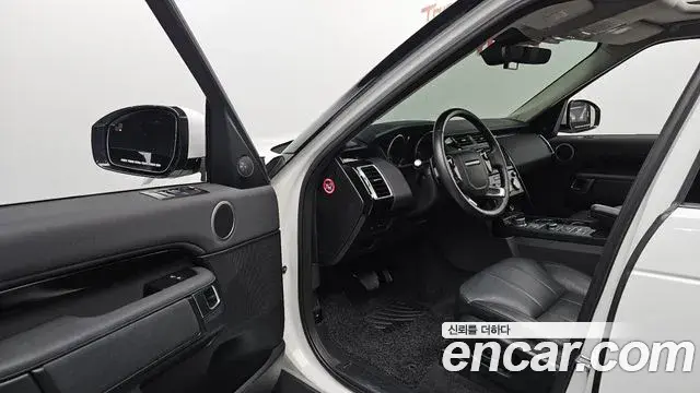 Land Rover Discovery 5 2019 — Şəkil 9/36