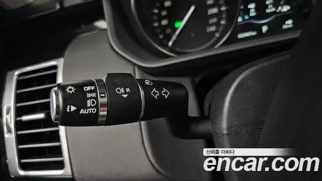 Land Rover Discovery 5 2019 — Şəkil 14/36