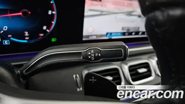 Mercedes-Benz GLS-Class 2022 — Photo 29/34