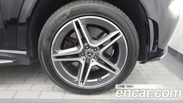 Mercedes-Benz GLS-Class 2022 — Photo 16/34