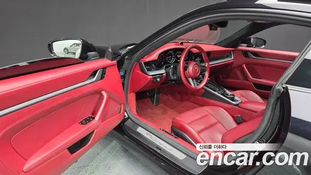 Porsche 911 2020 — Şəkil 18/31