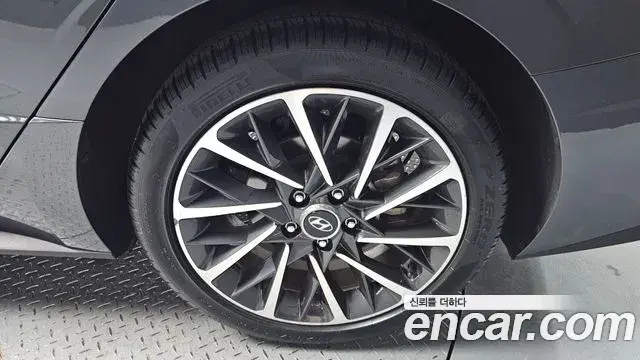 Hyundai Sonata Hybrid 2019 — Photo 11/34