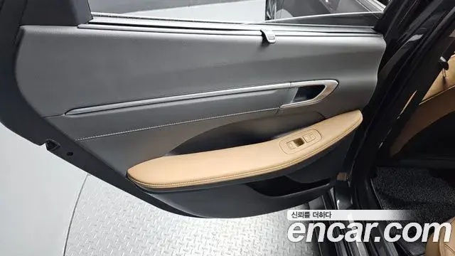 Hyundai Sonata Hybrid 2019 — Photo 22/34