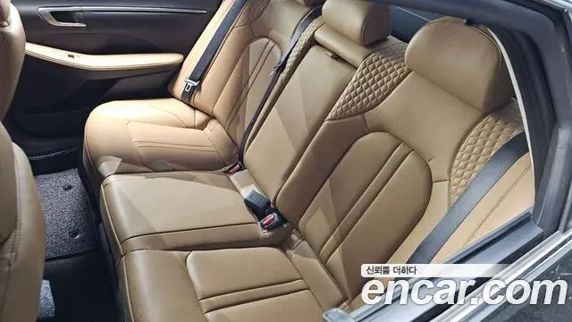 Hyundai Sonata Hybrid 2019 — Photo 26/34