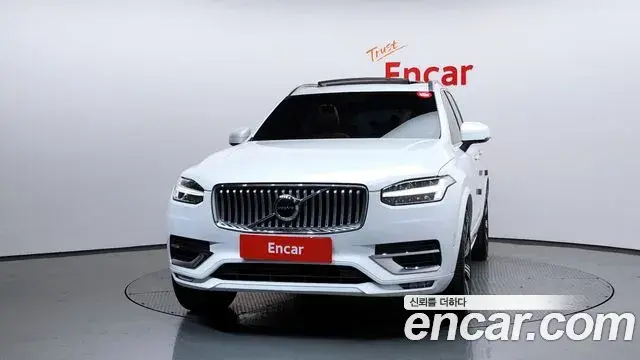 Volvo XC90 2022 — Photo 13/20