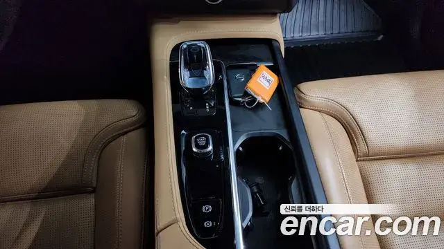Volvo XC90 2022 — Photo 16/20