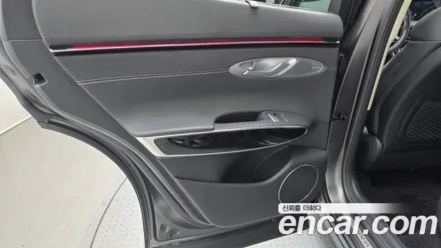 Genesis GV70 2024 — Şəkil 29/30