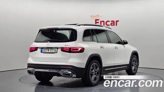 Mercedes-Benz GLB-Class 2021 — Фото 2/20