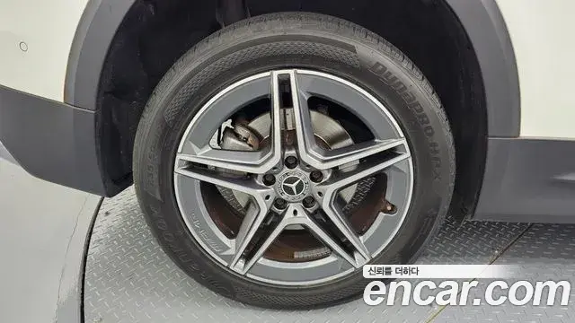 Mercedes-Benz GLB-Class 2021 — Фото 5/20