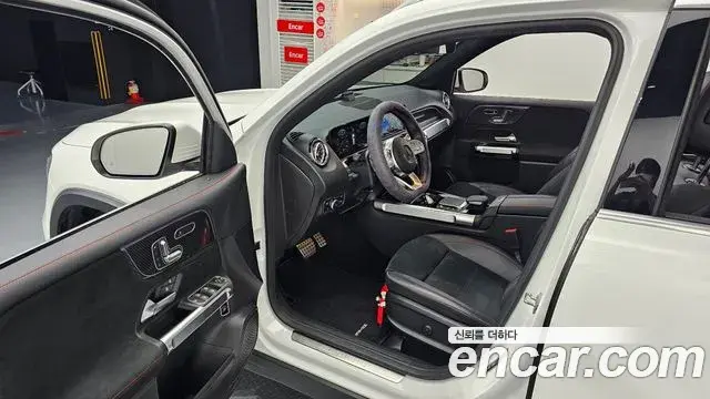 Mercedes-Benz GLB-Class 2021 — Фото 10/20