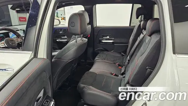 Mercedes-Benz GLB-Class 2021 — Фото 12/20