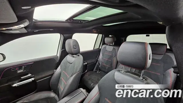 Mercedes-Benz GLB-Class 2021 — Фото 19/20