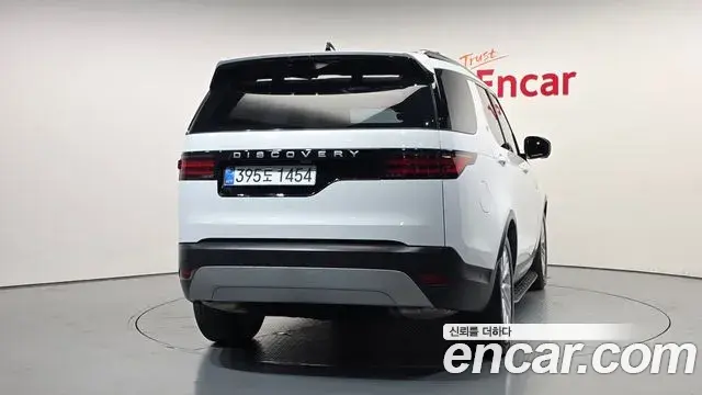 Land Rover Discovery 5 2024 — ფოტო 1/32