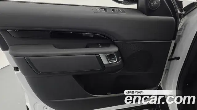 Land Rover Discovery 5 2024 — ფოტო 12/32