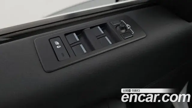Land Rover Discovery 5 2024 — ფოტო 6/32